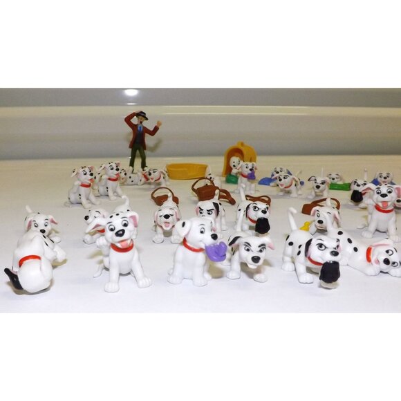 101 Dalmatians Miniature Figurine Set With Accessories 37 Pieces Lot - Picture 2 of 12